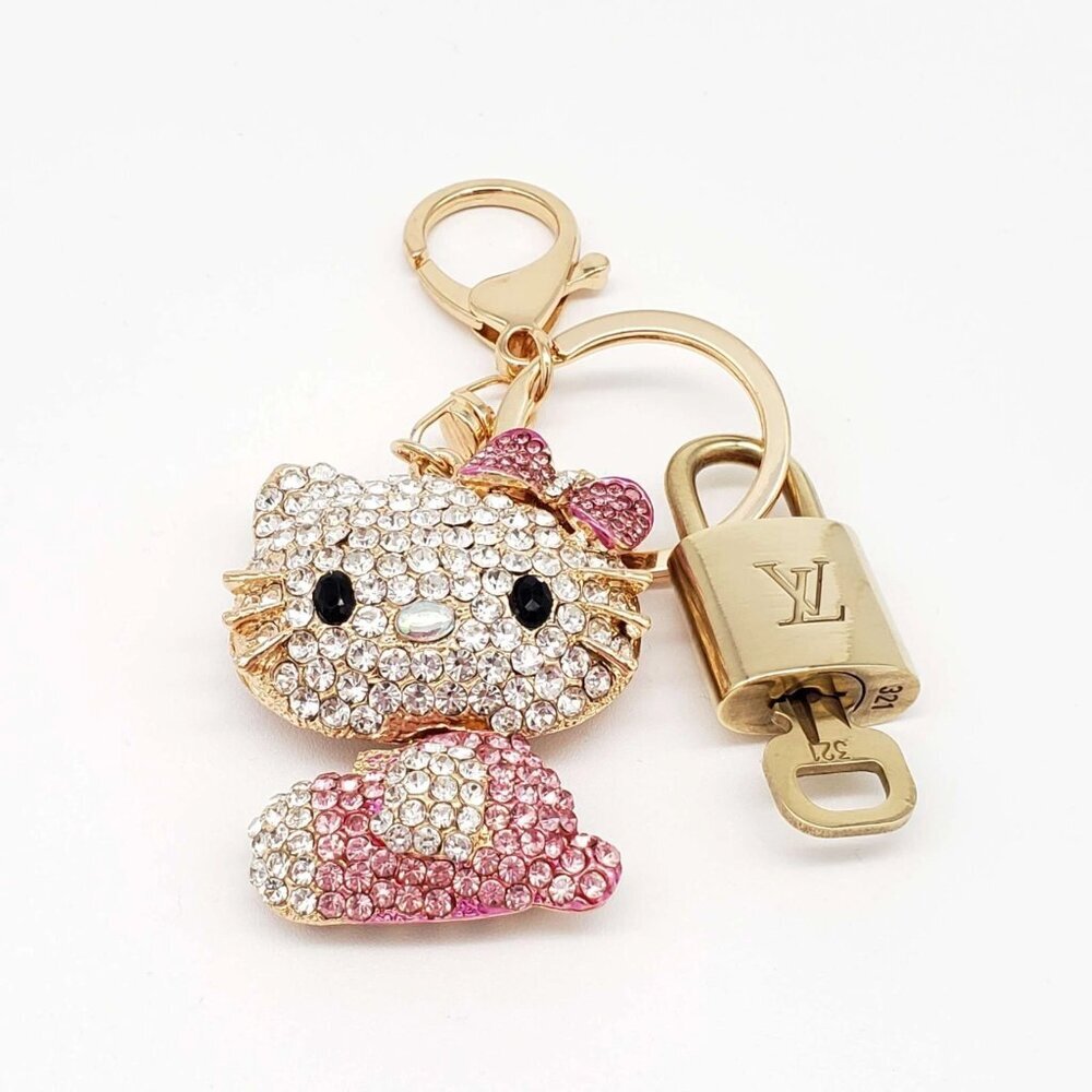 Authentic Louis Vuitton Lock&Key w/unbranded Hello Kitty Bagcharm 012026 - Picture 6 of 6